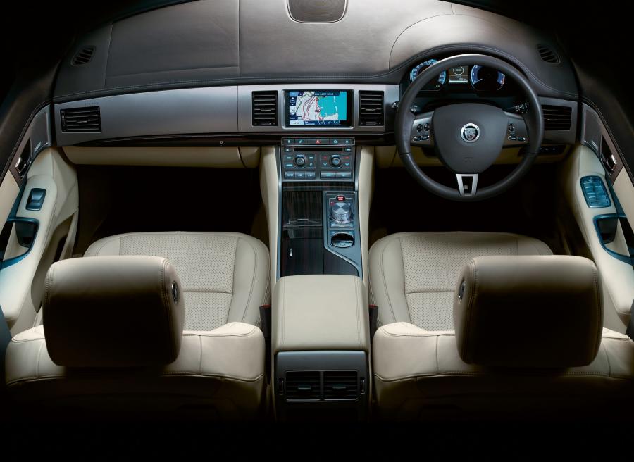  Jaguar XFR 2009 года  (фото 89 из 141)